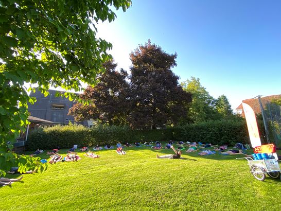 Yoga Am Abend (2) Yoga Am Abend (2)