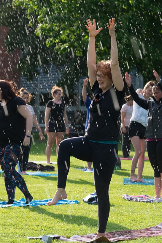 Activecity Winterthur 0206 Yoga Gross 30 Activecity Winterthur 0206 Yoga Gross 30