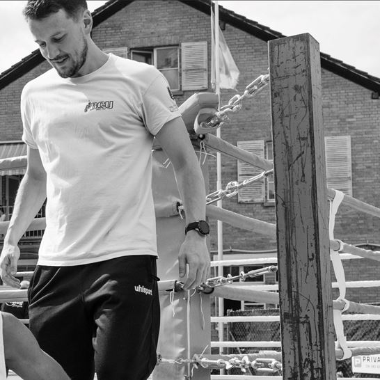 Profilbild.jpg (1) Profilbild.jpg (1)