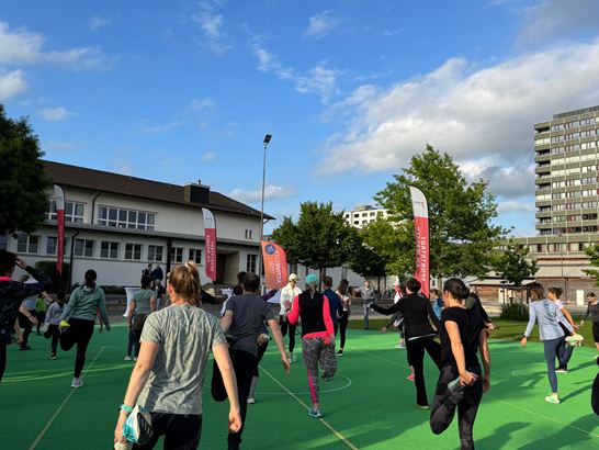 Foto Eröffnungsanlass Bootcamp Stretching Foto Eröffnungsanlass Bootcamp Stretching