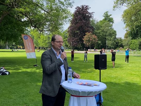 Jürg Altwegg Jürg Altwegg