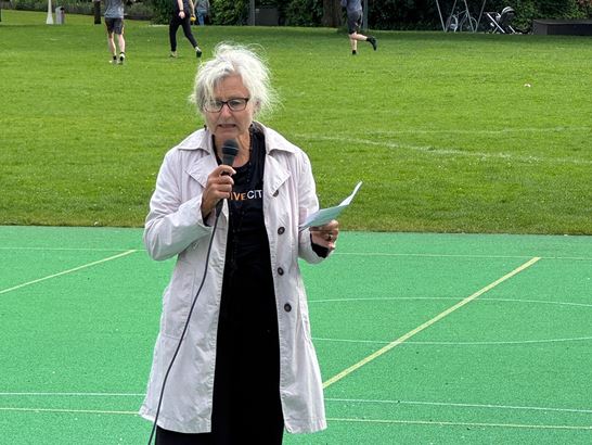 Foto Eröffnungsanlass Barbara Thalmann (1) Foto Eröffnungsanlass Barbara Thalmann (1)