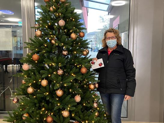 Gewinnerin Auslosung Umfrage Bachmann Nürensdorf 02 Gewinnerin Auslosung Umfrage Bachmann Nürensdorf 02