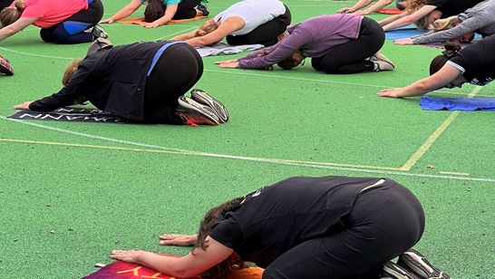 Foto Eröffnungsanlass Stretching Foto Eröffnungsanlass Stretching