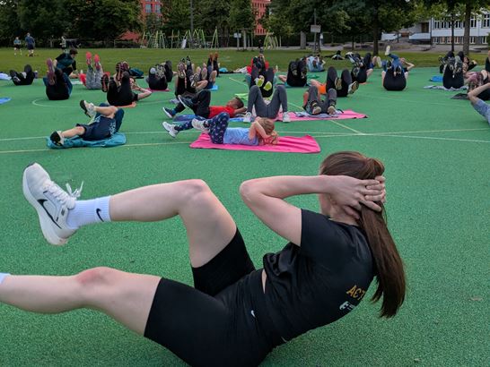 Foto Eröffnungsanlass Bootcamp Rumpftraining Foto Eröffnungsanlass Bootcamp Rumpftraining