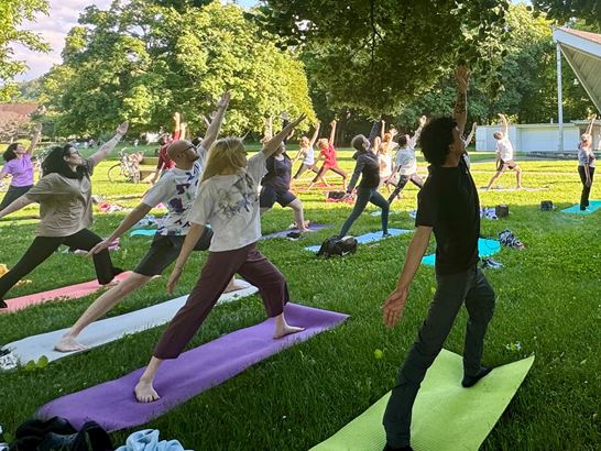 Bild2 Yoga Ah Bild2 Yoga Ah