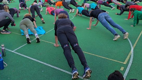 Foto Eröffnungsanlass Bootcamp Liegestütz Foto Eröffnungsanlass Bootcamp Liegestütz