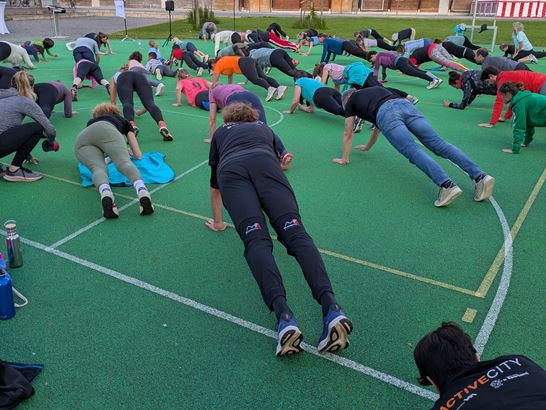 Foto Eröffnungsanlass Bootcamp Liegestütz Foto Eröffnungsanlass Bootcamp Liegestütz