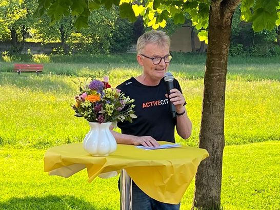 F54FB48F 57F5 412E BACF 2544D587CB46 F54FB48F 57F5 412E BACF 2544D587CB46